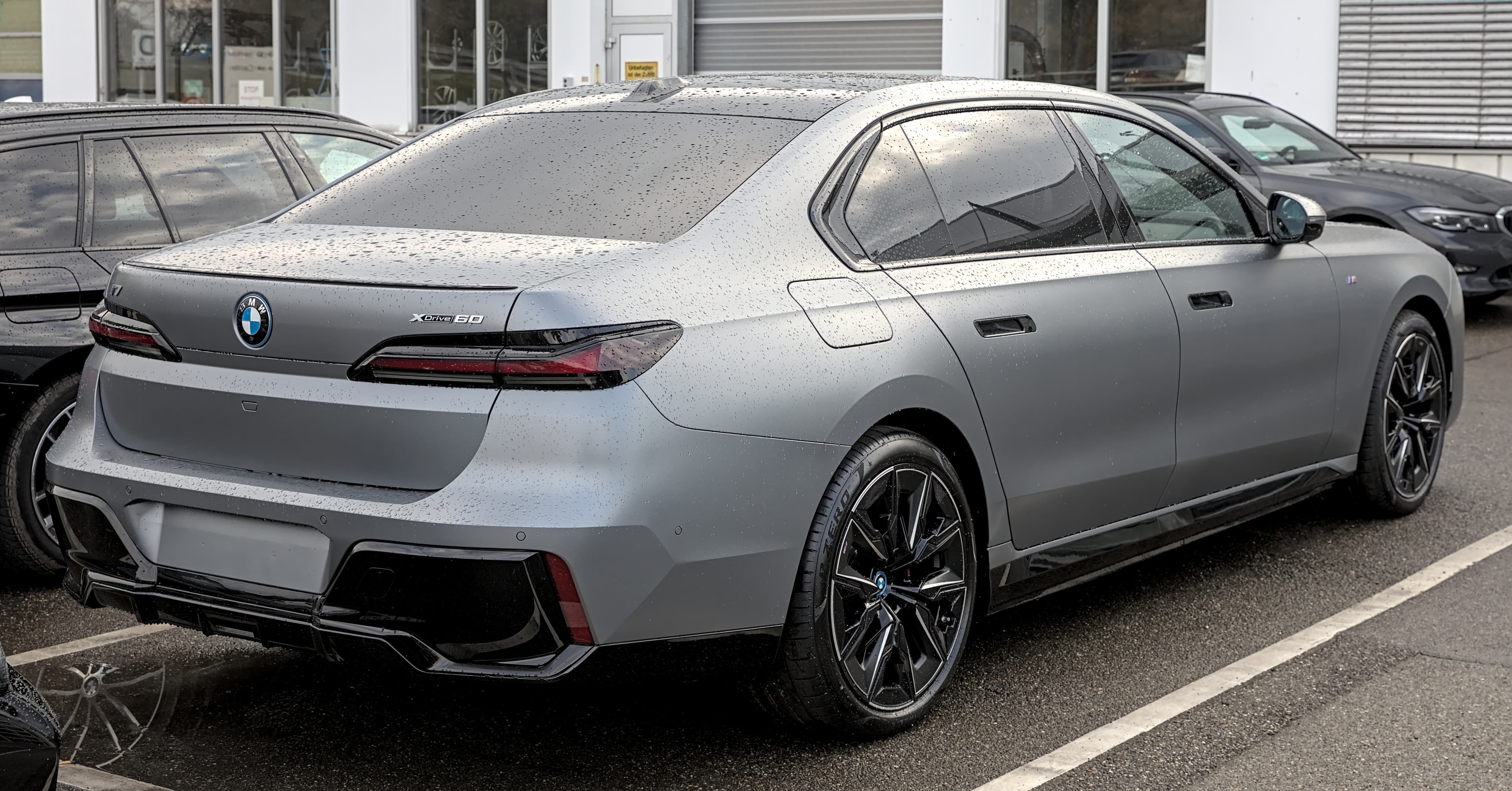 BMW i7