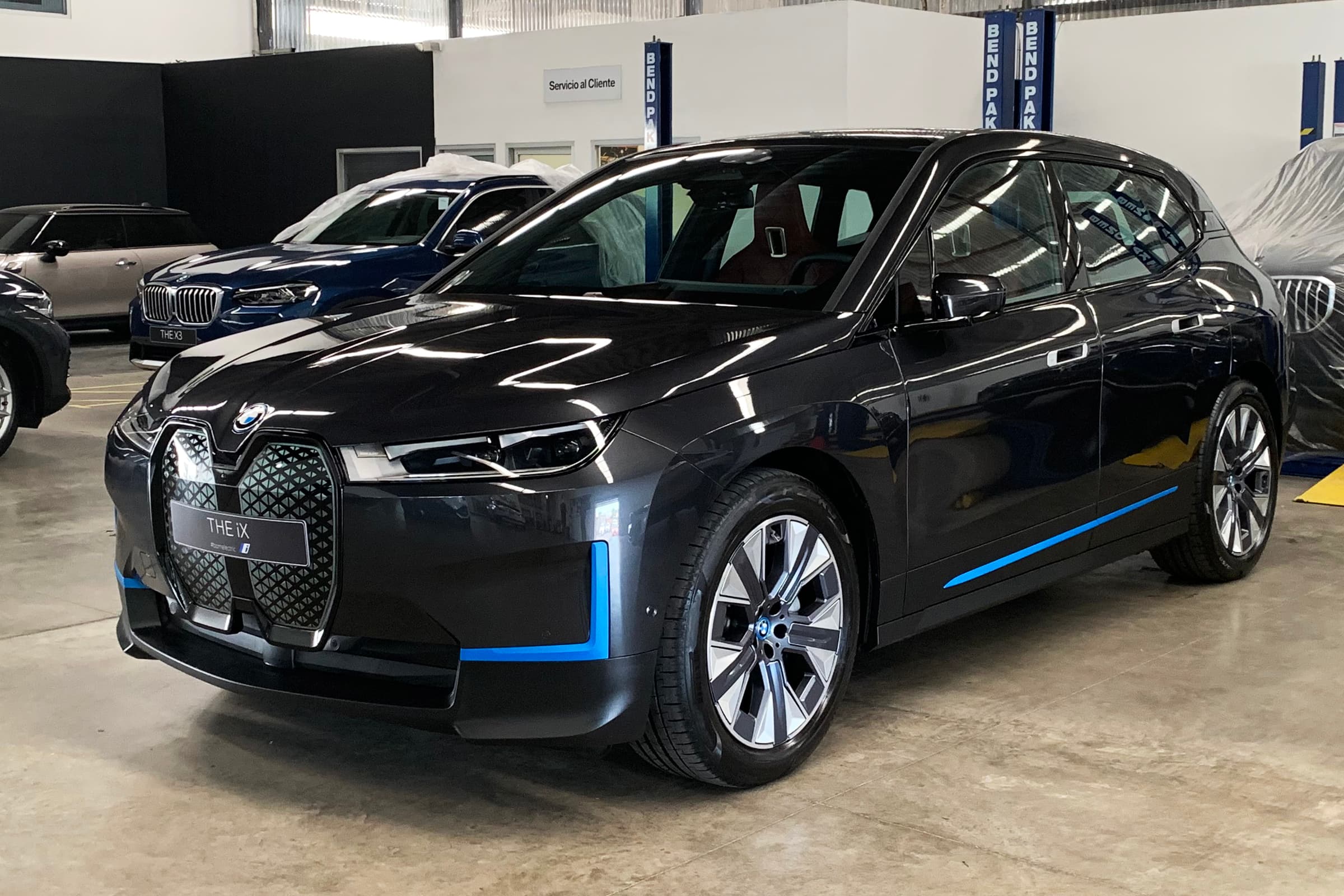 BMW iX